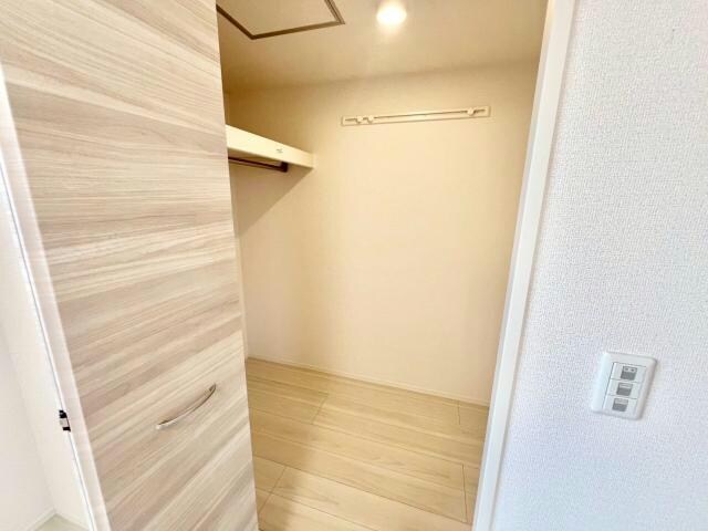 ロイヤルタウン日の出の物件内観写真