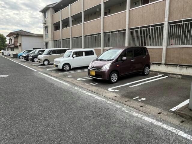 プリュスの物件外観写真