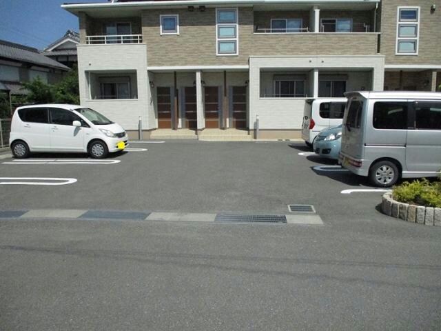 ミーテククルⅡの物件外観写真