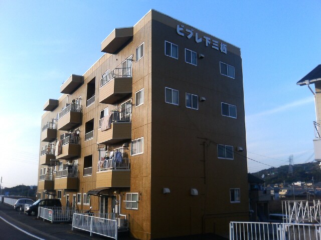 ビブレ下三栖の物件外観写真