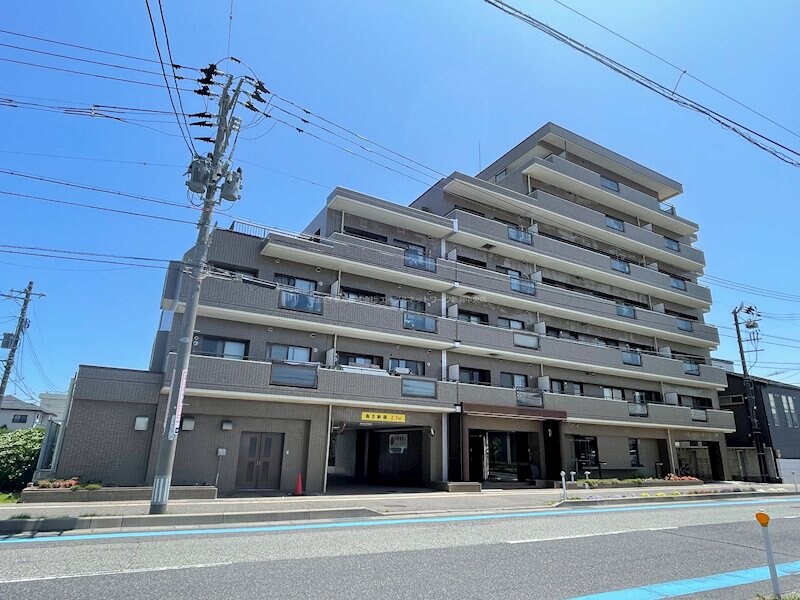 グランピア女池の物件外観写真