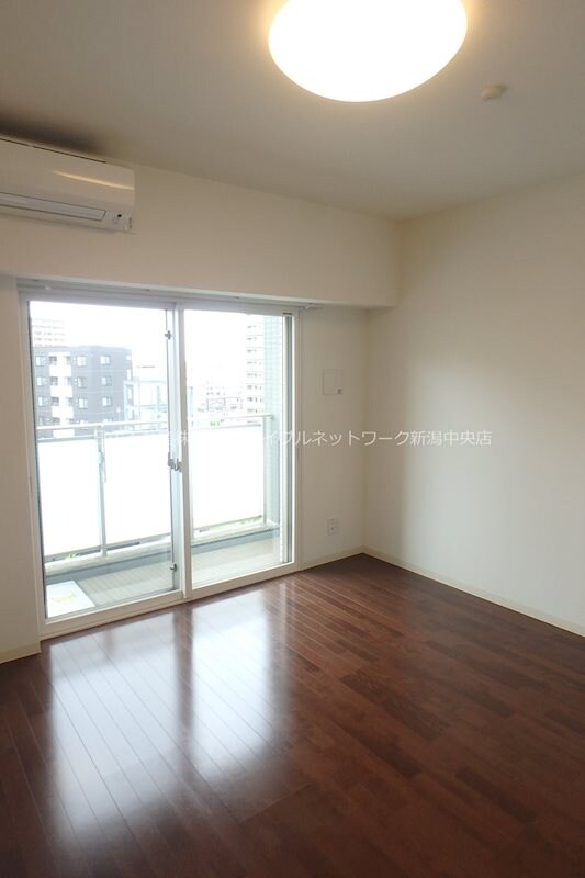 BUENA万代1丁目の物件内観写真