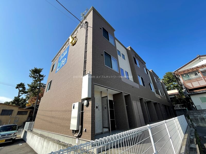 HILLS　MEJIROの物件外観写真