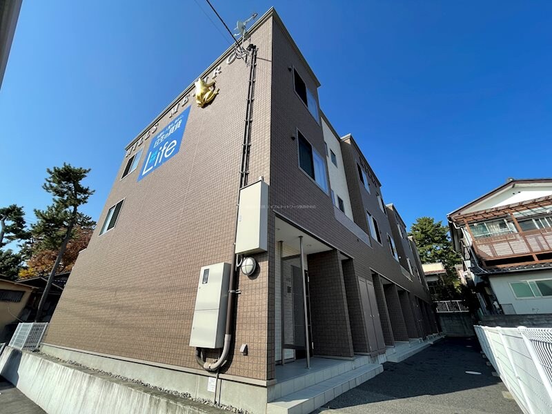 HILLS　MEJIROの物件外観写真