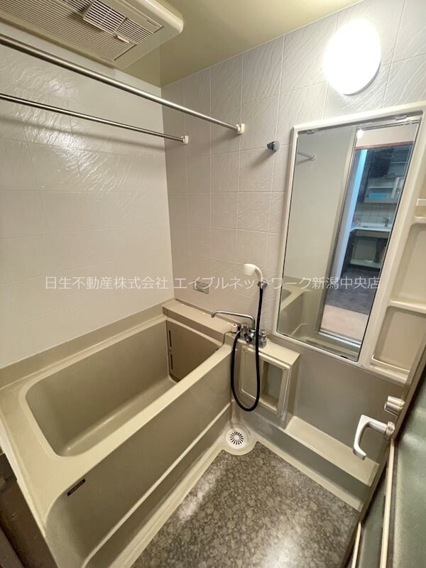 ホワイトプラザ西堀の物件内観写真