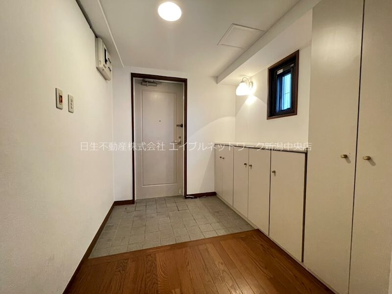 ホワイトプラザ西堀の物件内観写真