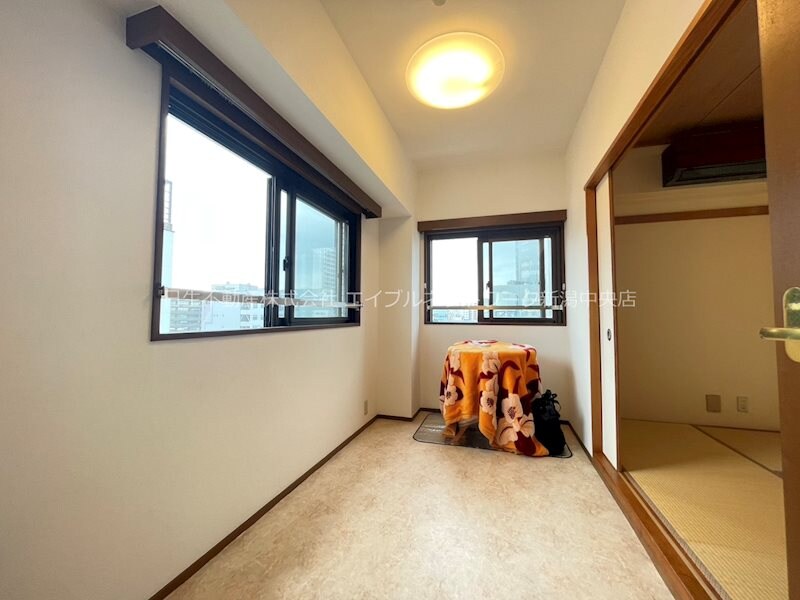 ホワイトプラザ西堀の物件内観写真