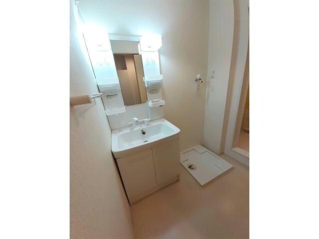 中津駅 バス8分  宝蔵寺入口下車：停歩9分 1階の物件内観写真