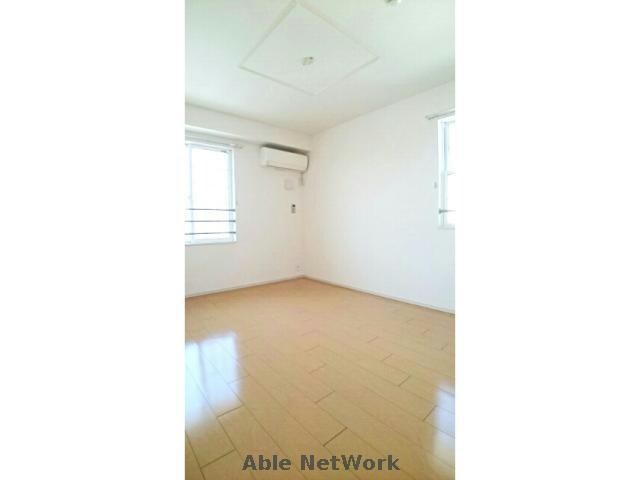 ミニョン・エレガンテの物件内観写真