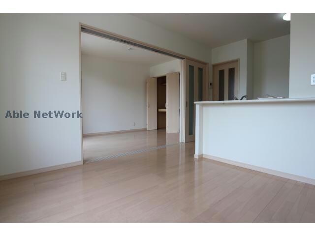 ウィスターコート斐川Aの物件内観写真