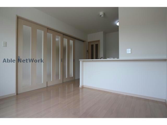 ウィスターコート斐川Aの物件内観写真