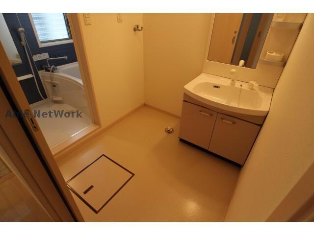 ウィスターコート斐川Aの物件内観写真