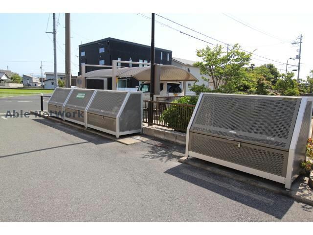 リビングタウン中野美保南の物件外観写真