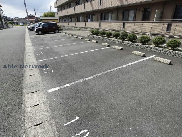 エレガンス姫原の物件外観写真