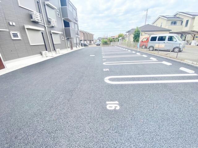 シャイングレイスの物件外観写真