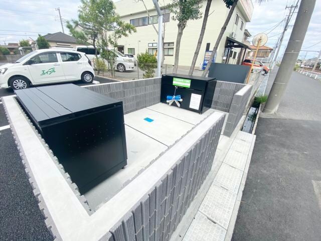 シャイングレイスの物件外観写真