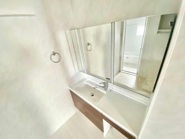 シャイングレイスの物件内観写真