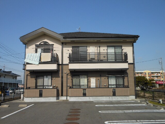 グランシャローⅡの物件外観写真