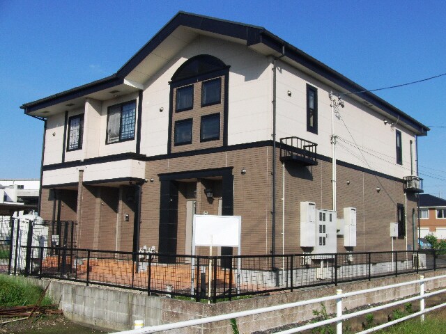 グランシャローⅡの物件外観写真