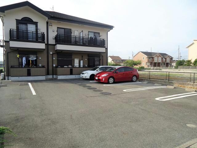 グランシャローⅡの物件外観写真