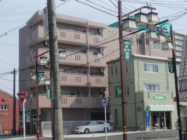 愛知県北名古屋市西春駅前１丁目の物件外観写真