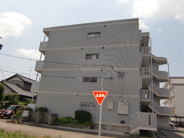 マンション和楽の物件外観写真