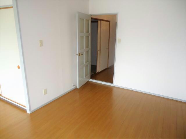 グランドミール中小田井の物件内観写真