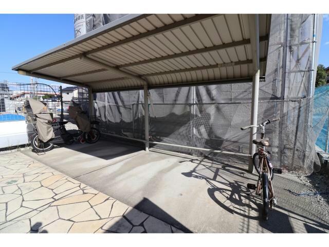 クローバーハウスの物件外観写真