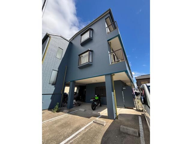 ブロッサム氷室の物件外観写真