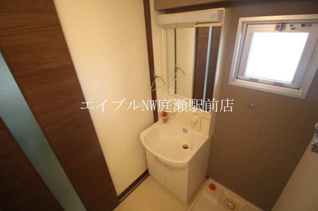 ラ・クール庭瀬の物件内観写真