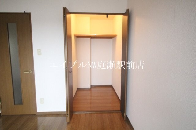 ラ・クール庭瀬の物件内観写真