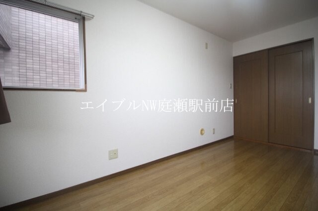 ラ・クール庭瀬の物件内観写真