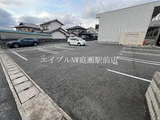 ミランダサニーコート総社の物件外観写真