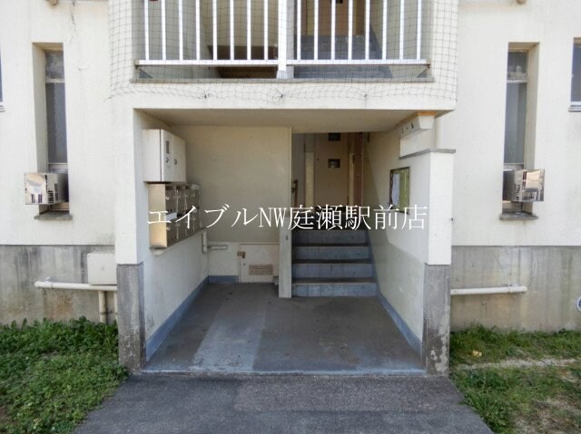 ビレッジハウス上原　1号棟の物件外観写真