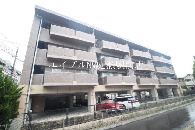 ラ・クール庭瀬の物件外観写真