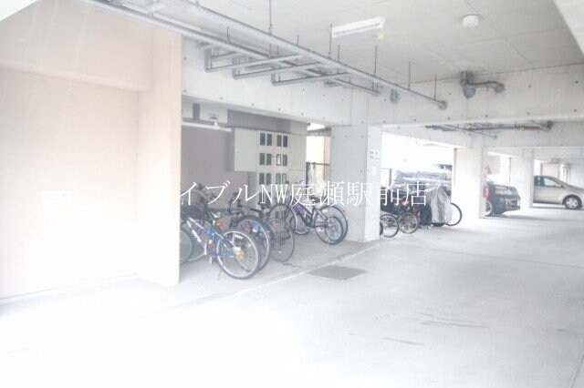 ラ・クール庭瀬の物件外観写真