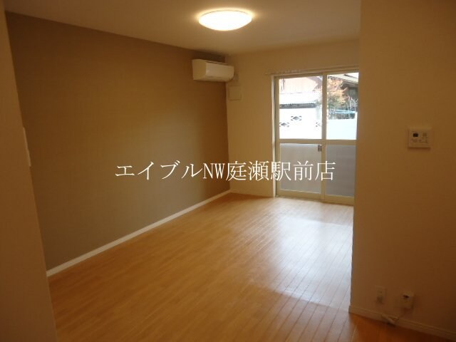 ウィスターリアの物件内観写真