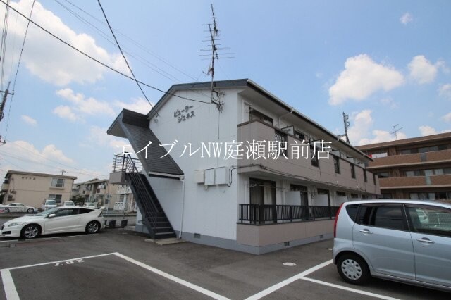 ビューラージュネスの物件外観写真