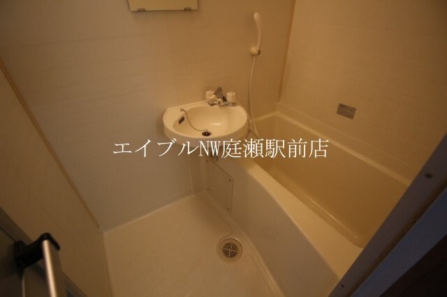 ビューラージュネスの物件内観写真