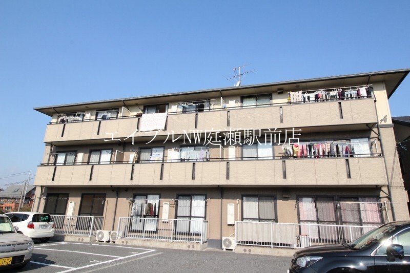 カトルセゾンの物件外観写真