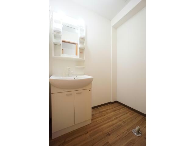 新居町駅 車移動5分  2km 3階の物件内観写真