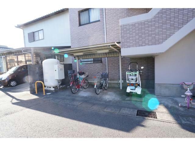 ＩＮＥＳ高丘北の物件外観写真