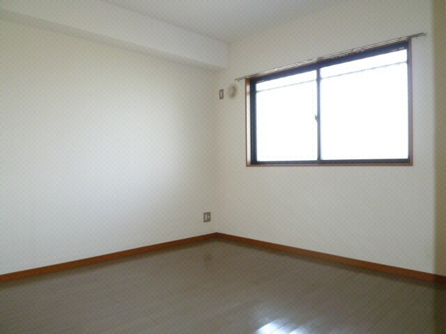 ＩＮＥＳ高丘北の物件内観写真