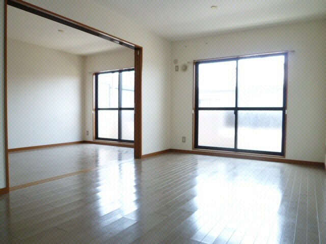 ＩＮＥＳ高丘北の物件内観写真