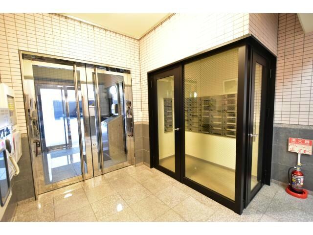 Laurel Court　田町の物件外観写真