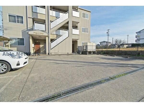 ファミールKATOの物件外観写真