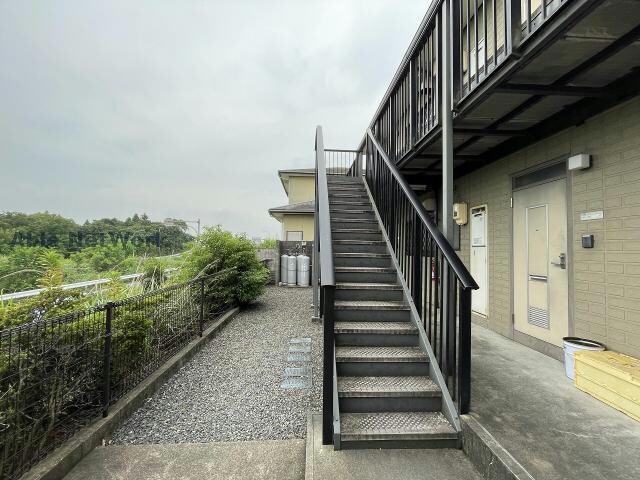 クレスタル雲然の物件外観写真