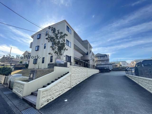 オアシス荒池の物件外観写真