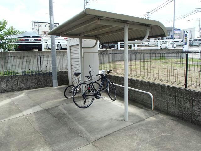 グランディスの物件外観写真