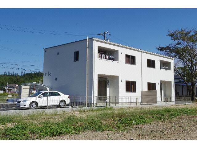 綱理ハウスの物件外観写真